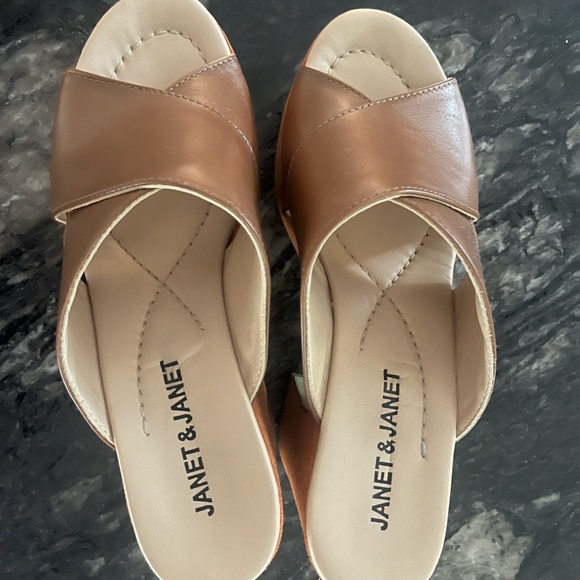 Janet and Janet platform - Picture 3 of 3